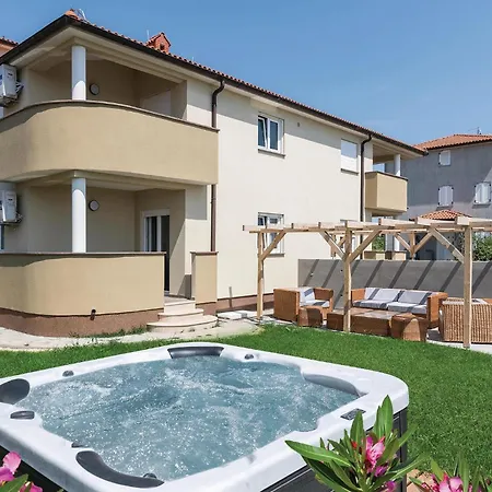 2 Bedroom Gorgeous In * Vodnjan